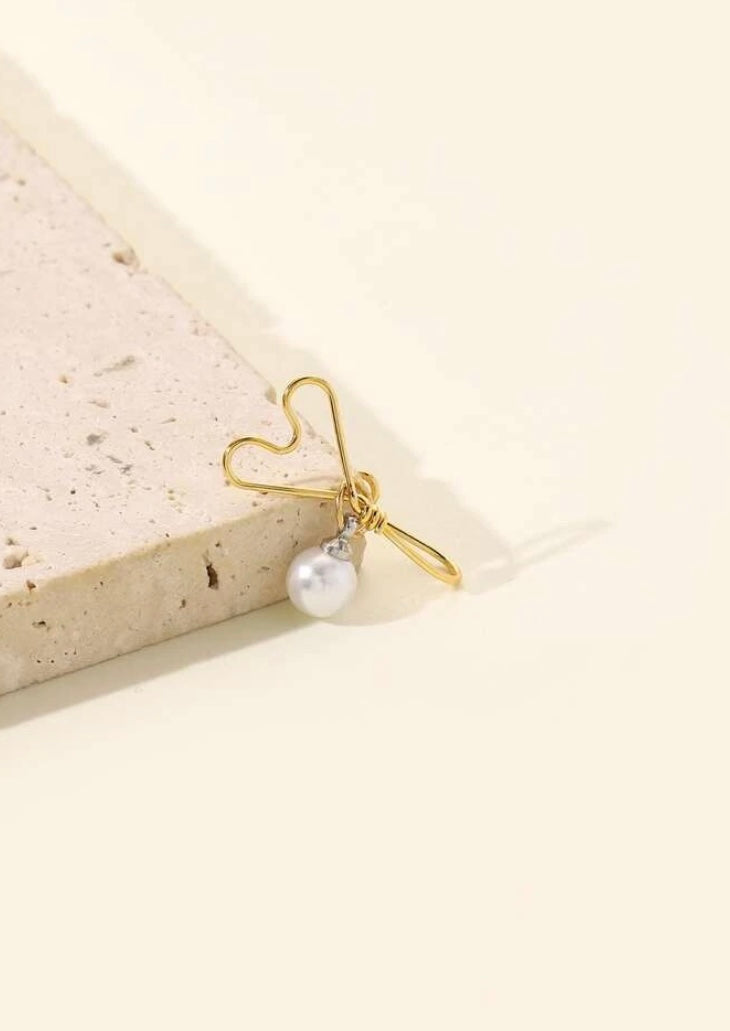 Pearl heart shaped nose cuff